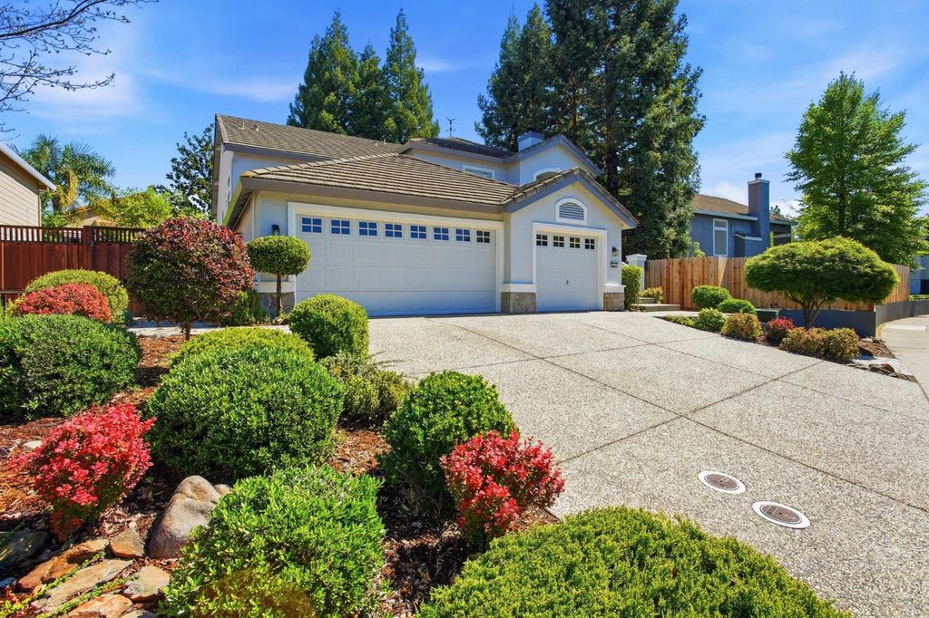 447 Amhurst Cir, Folsom, CA 95630