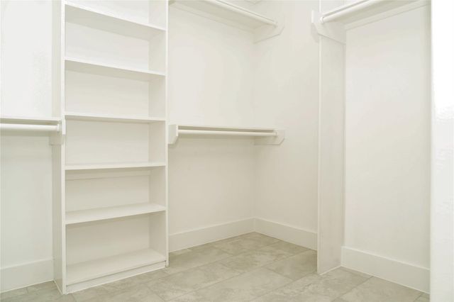 395 Brahman Trail, Angleton, TX 77515