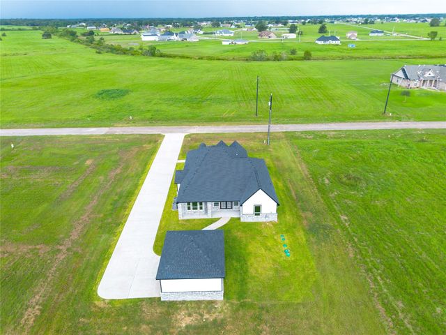 395 Brahman Trail, Angleton, TX 77515