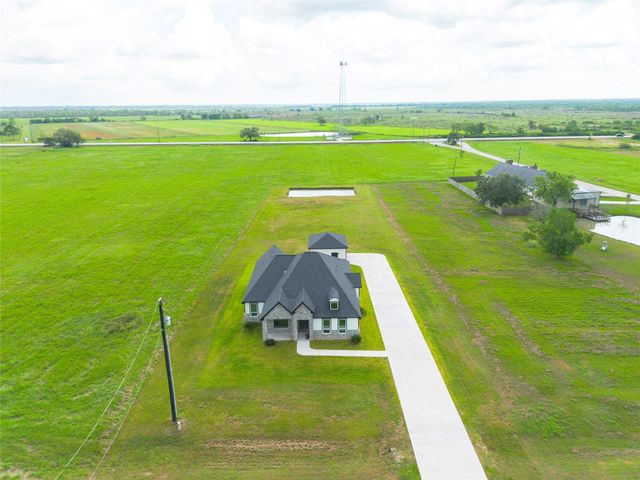 395 Brahman Trail, Angleton, TX 77515