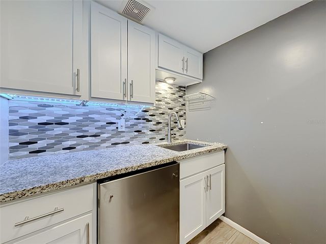 131 WATER FRONT WAY 220, Altamonte Springs, FL 32701