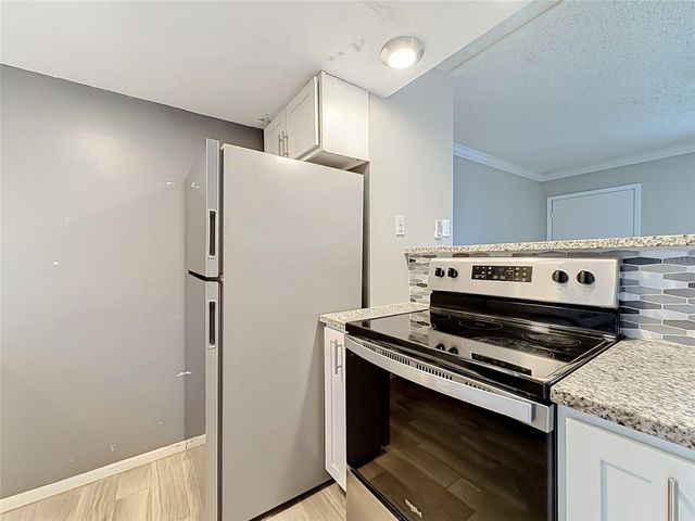 131 WATER FRONT WAY 220, Altamonte Springs, FL 32701