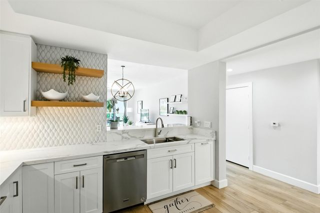 3340 NE 190th St 602, Aventura, FL 33180