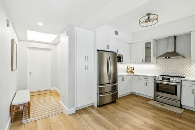 3340 NE 190th St 602, Aventura, FL 33180