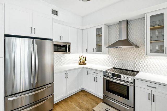 3340 NE 190th St 602, Aventura, FL 33180