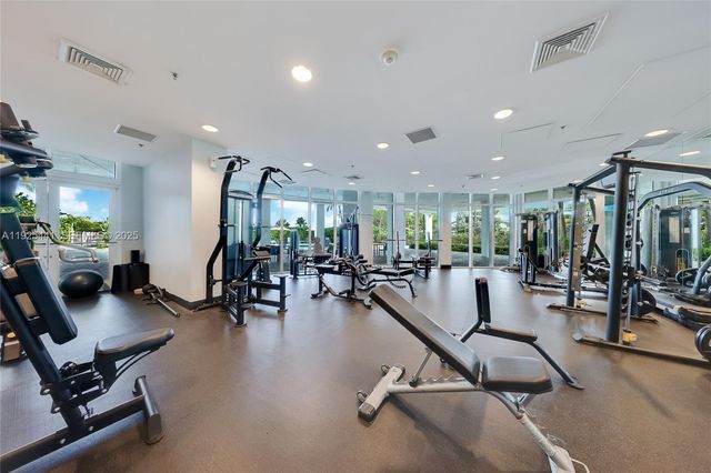 6515 Collins Ave 605, Miami Beach, FL 33141