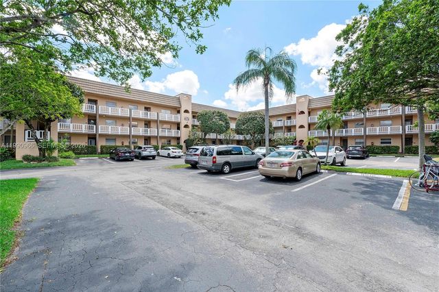 9201 Sunrise Lakes Boulevard 304, Sunrise, FL 33322