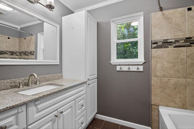 1220 Pine Forest Drive, Benton, AR 72019