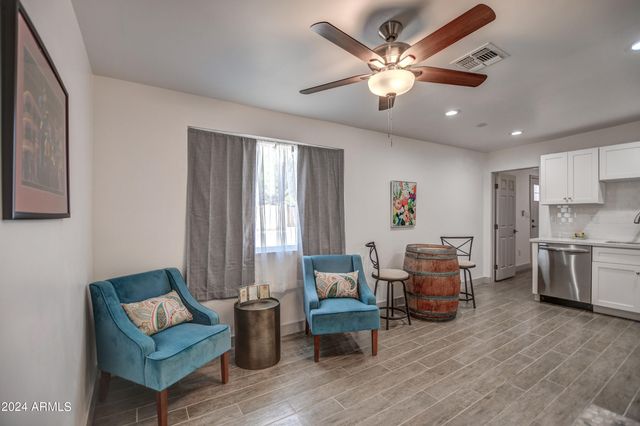 3135 N 34TH Street, Phoenix, AZ 85018