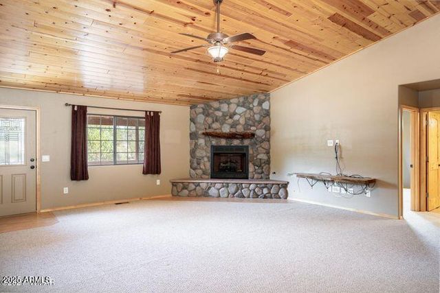 3244 OUTLAW Trail, Overgaard, AZ 85933