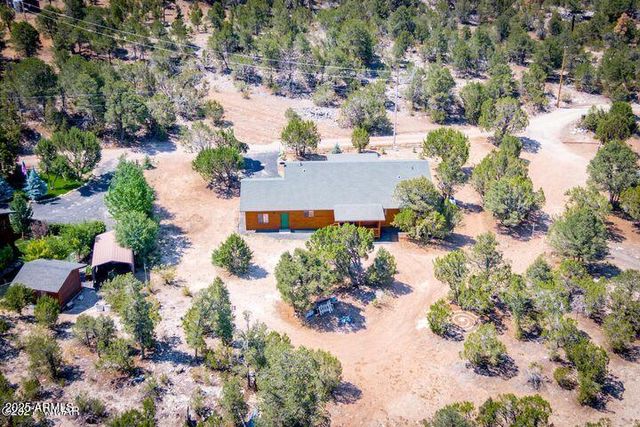 3244 OUTLAW Trail, Overgaard, AZ 85933