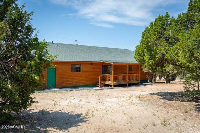 3244 OUTLAW Trail, Overgaard, AZ 85933