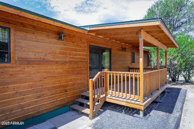 3244 OUTLAW Trail, Overgaard, AZ 85933