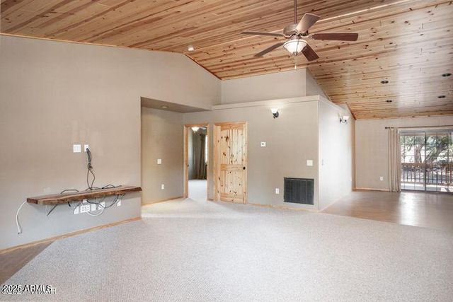 3244 OUTLAW Trail, Overgaard, AZ 85933