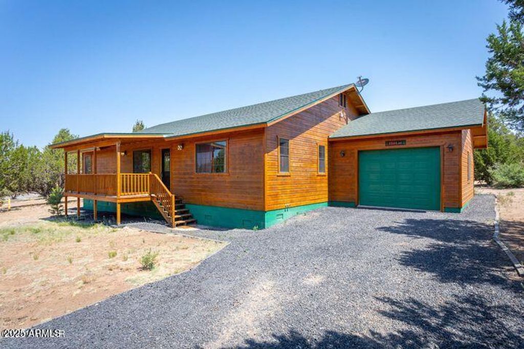 3244 OUTLAW Trail, Overgaard, AZ 85933