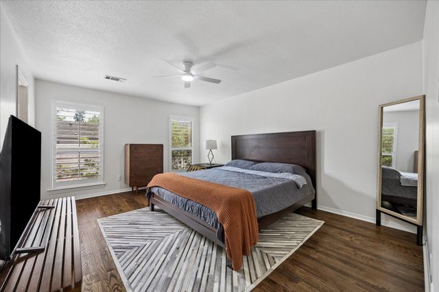 701 Bering Drive 1904, Houston, TX 77057