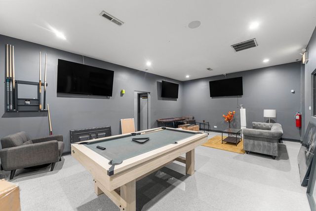 2014 E 87th Street, Chicago, IL 60617