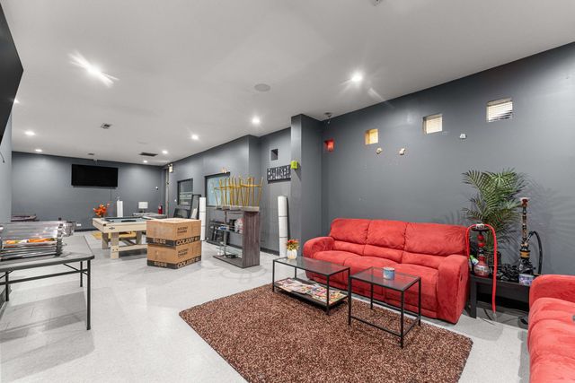 2014 E 87th Street, Chicago, IL 60617