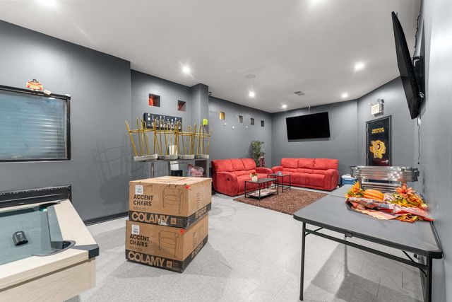 2014 E 87th Street, Chicago, IL 60617
