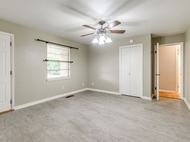 119 Thompson Drive, Moore, OK 73160
