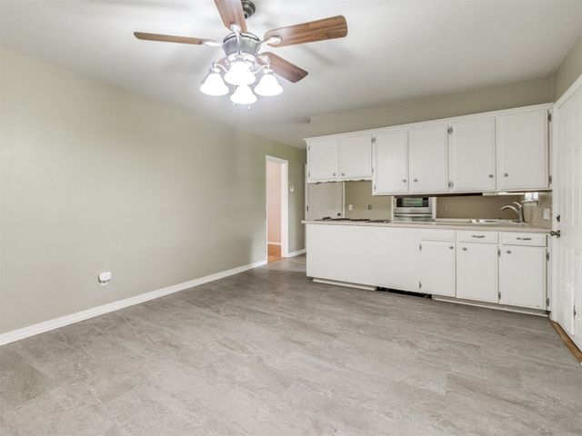 119 Thompson Drive, Moore, OK 73160