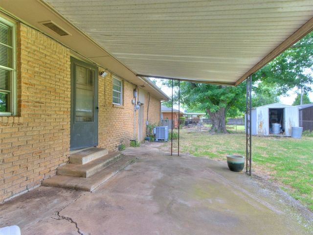 119 Thompson Drive, Moore, OK 73160