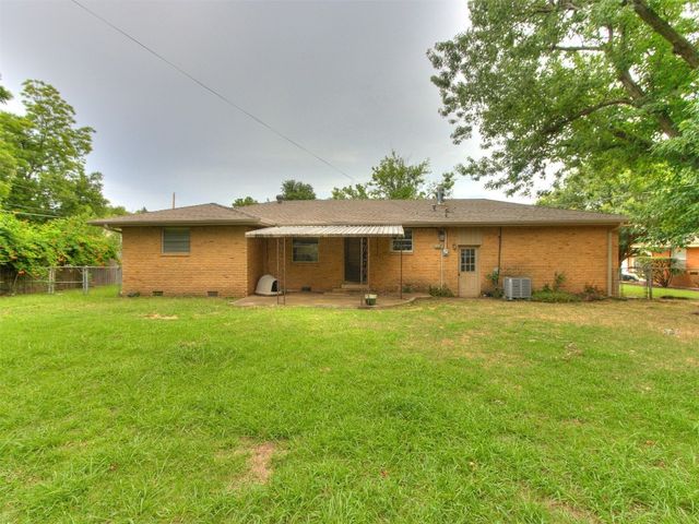 119 Thompson Drive, Moore, OK 73160