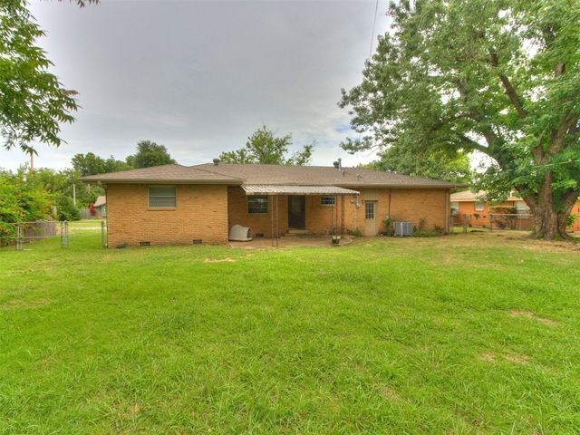 119 Thompson Drive, Moore, OK 73160