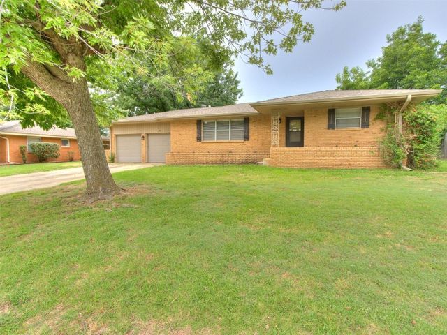 119 Thompson Drive, Moore, OK 73160