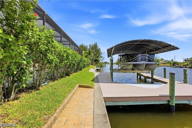 1720 Old Burnt Store RD N, Cape Coral, FL 33993