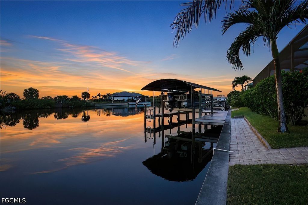 1720 Old Burnt Store RD N, Cape Coral, FL 33993