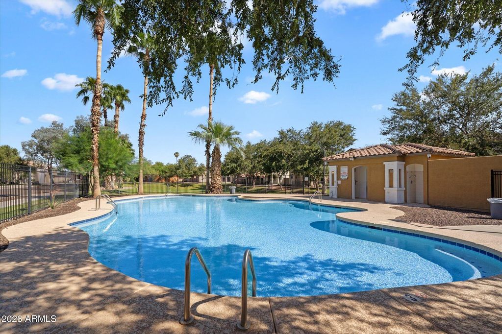 2680 N 73rd Gln Glen, Phoenix, AZ 85035 — photo 2
