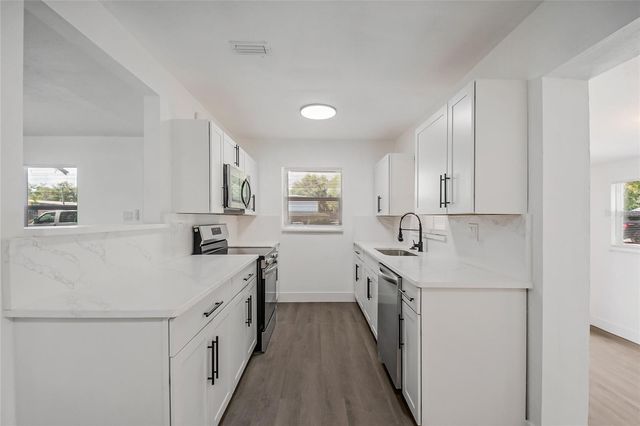 922 BATES AVENUE, Eustis, FL 32726