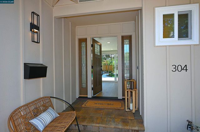 304 Boca Raton Court, Walnut Creek, CA 94598