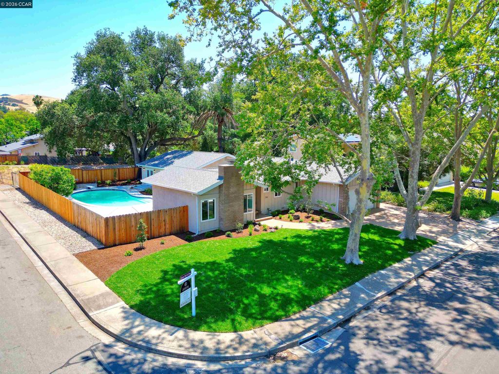 304 Boca Raton Court, Walnut Creek, CA 94598