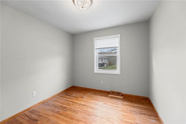 4819 N REVERE Street, Kansas City, MO 64151