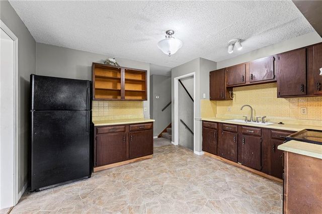 4819 N REVERE Street, Kansas City, MO 64151