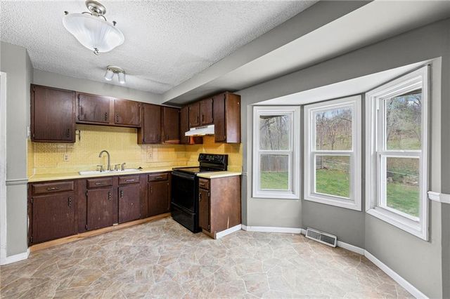 4819 N REVERE Street, Kansas City, MO 64151