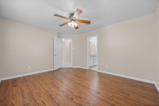 2432 Roundabout LN, Round Rock, TX 78664