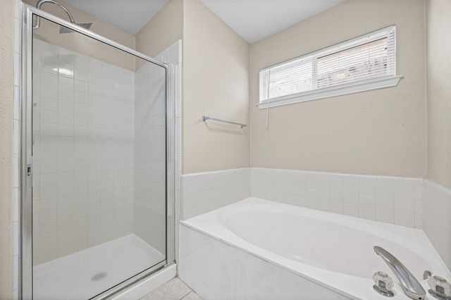 2432 Roundabout LN, Round Rock, TX 78664