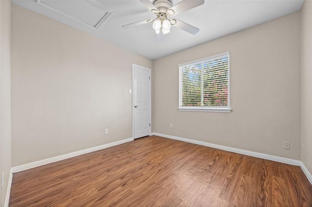 2432 Roundabout LN, Round Rock, TX 78664