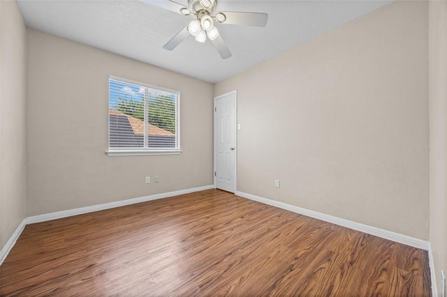 2432 Roundabout LN, Round Rock, TX 78664