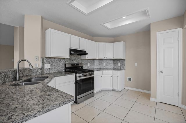 2432 Roundabout LN, Round Rock, TX 78664
