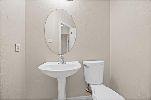 2432 Roundabout LN, Round Rock, TX 78664