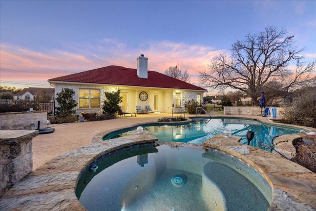 220 Neal DR, Liberty Hill, TX 78642