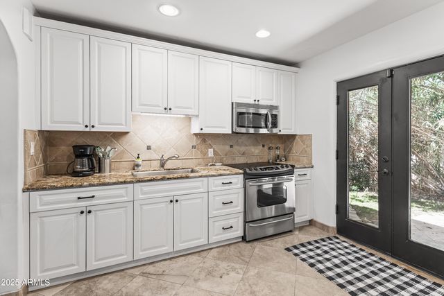 5051 E LAFAYETTE Boulevard, Phoenix, AZ 85018