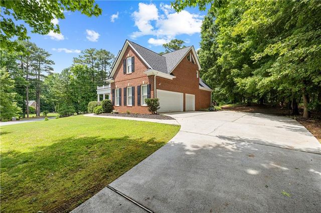 340 Broadmoor Drive, Fayetteville, GA 30215
