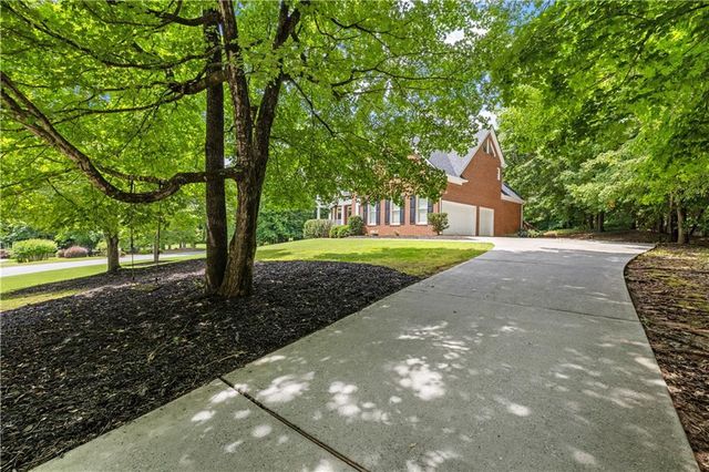340 Broadmoor Drive, Fayetteville, GA 30215