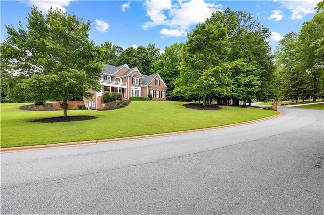 340 Broadmoor Drive, Fayetteville, GA 30215