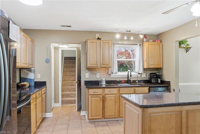 749 Willow Bend DR, Chesapeake, VA 23323